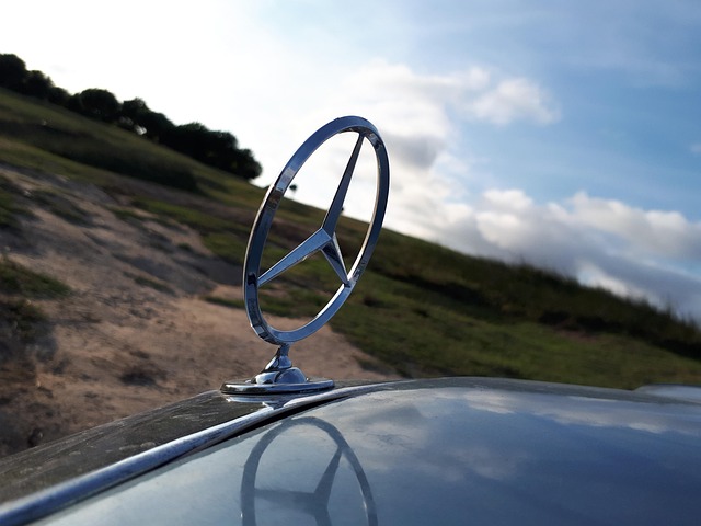 zespół edukacyjny przygotowujący materiały do kursu finansów domowych w biurze w Warszawie